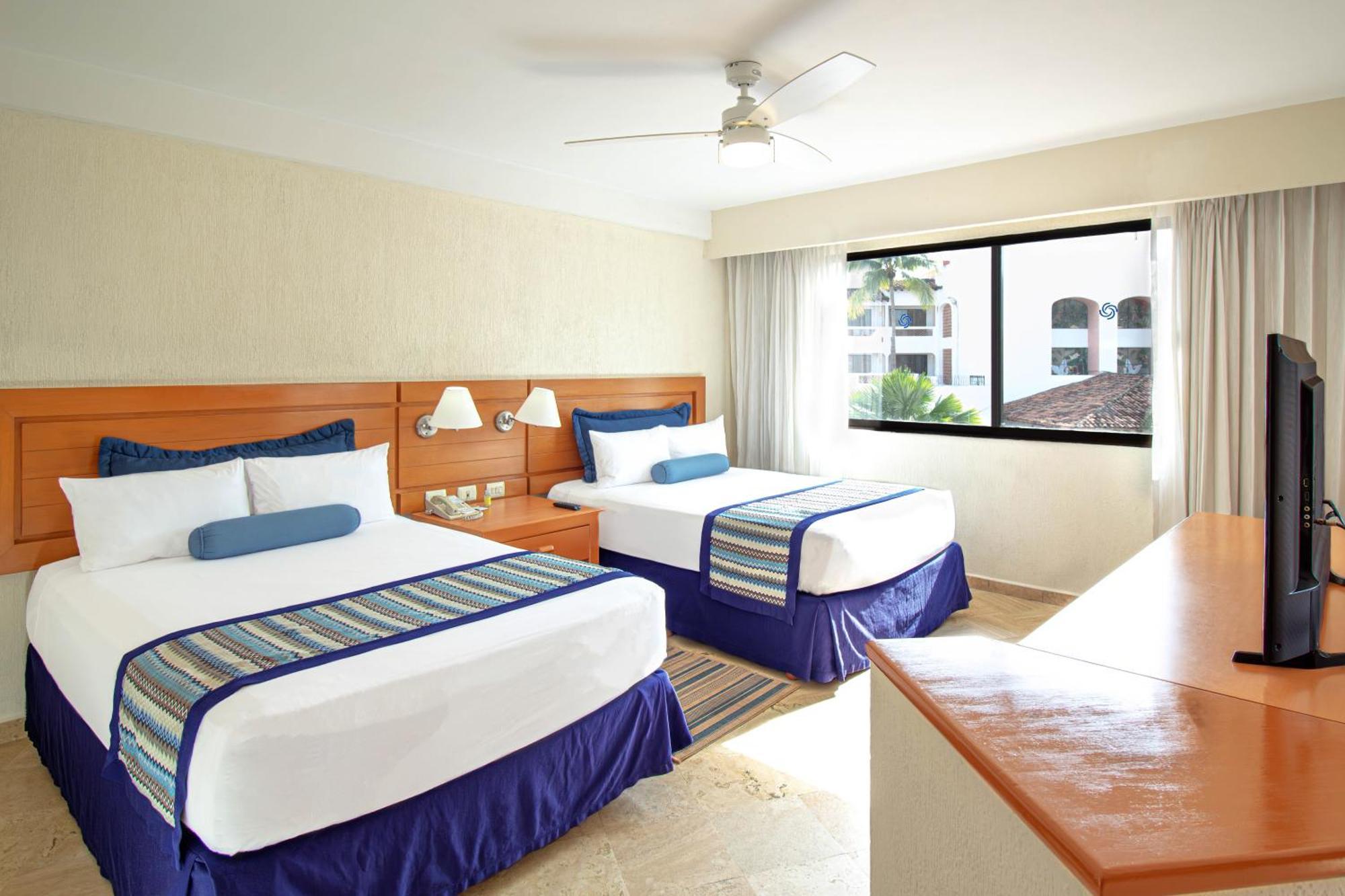 Plaza Pelicanos Grand Beach Resort All Inclusive Puerto Vallarta Bagian luar foto