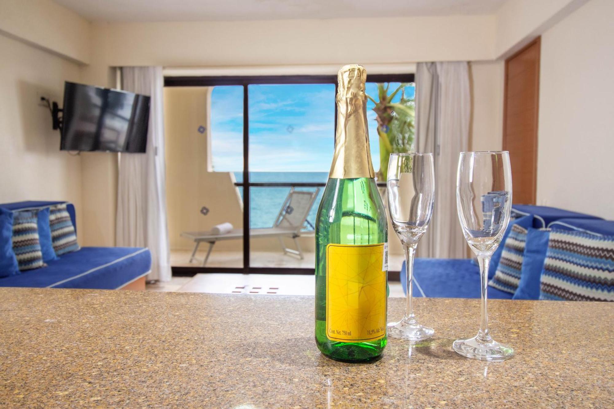 Plaza Pelicanos Grand Beach Resort All Inclusive Puerto Vallarta Bagian luar foto