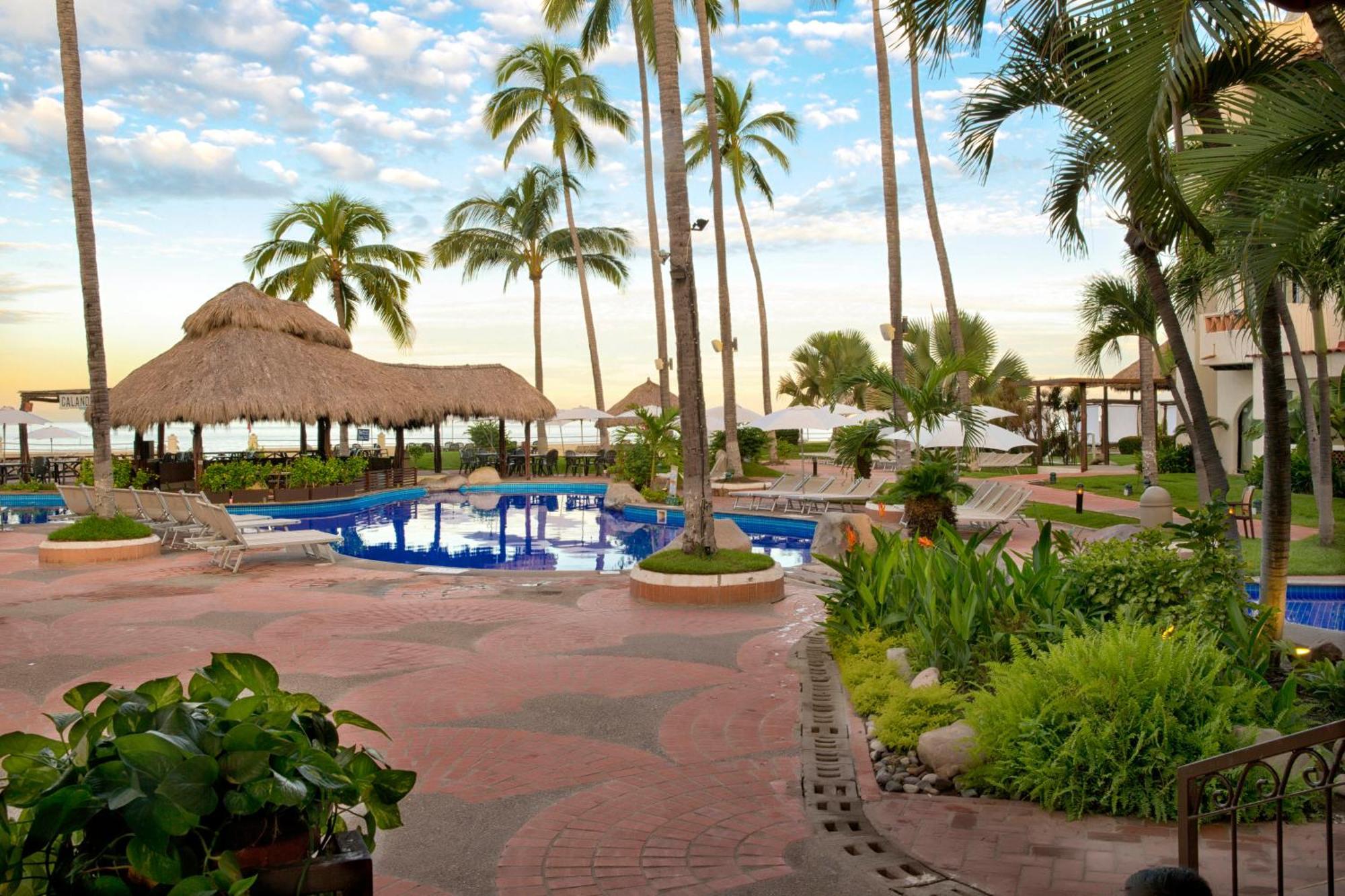 Plaza Pelicanos Grand Beach Resort All Inclusive Puerto Vallarta Bagian luar foto