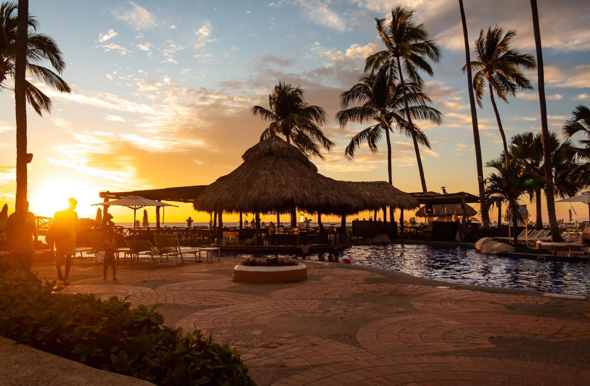 Plaza Pelicanos Grand Beach Resort All Inclusive Puerto Vallarta Bagian luar foto
